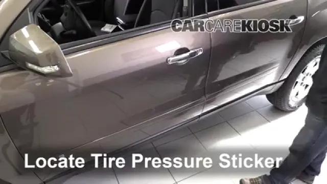 2010 Saturn Outlook XE 3.6L V6 Pneus et roues Vérifier la pression des pneus